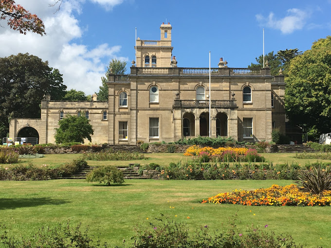 Amgueddfa Parc Howard - Parc Howard Museum Logo