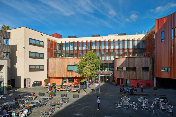 Anglia Ruskin University Logo