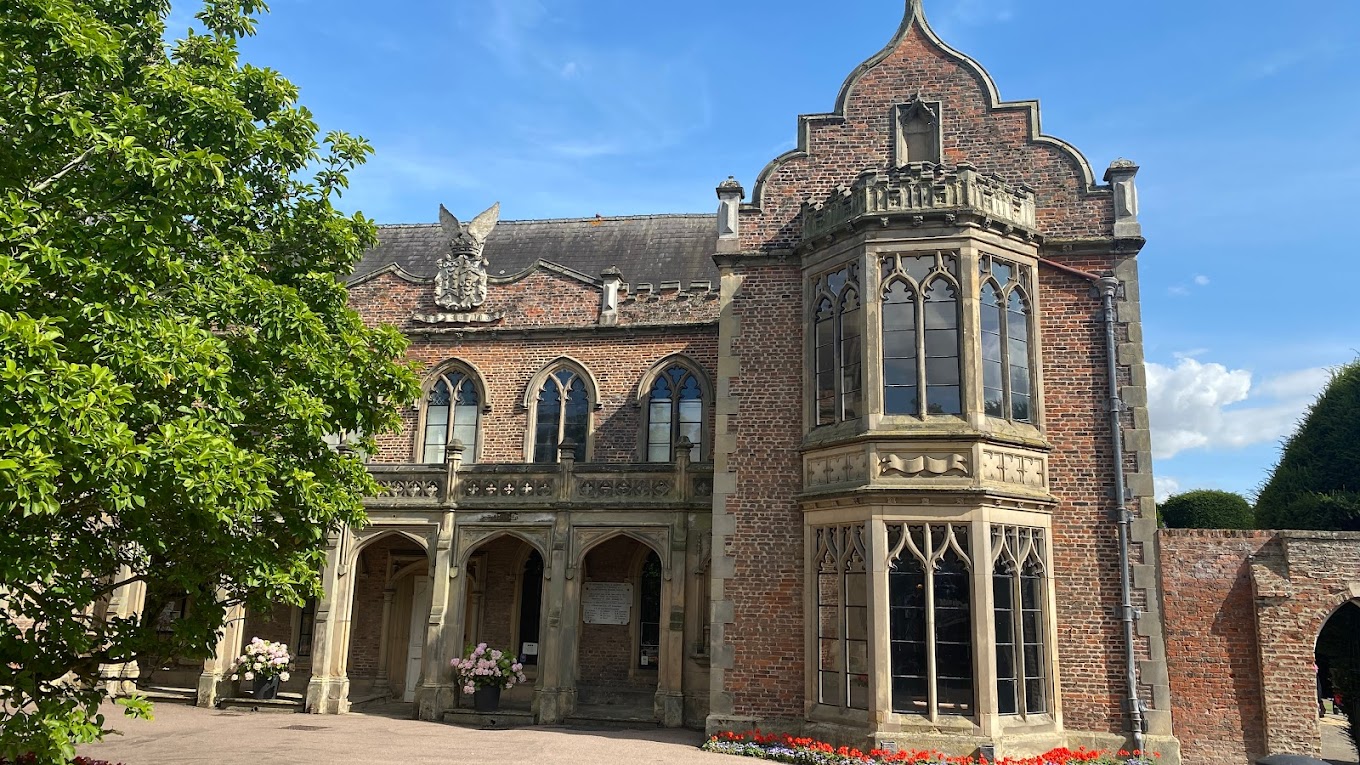 Ayscoughfee Hall Museum and Gardens - Logo