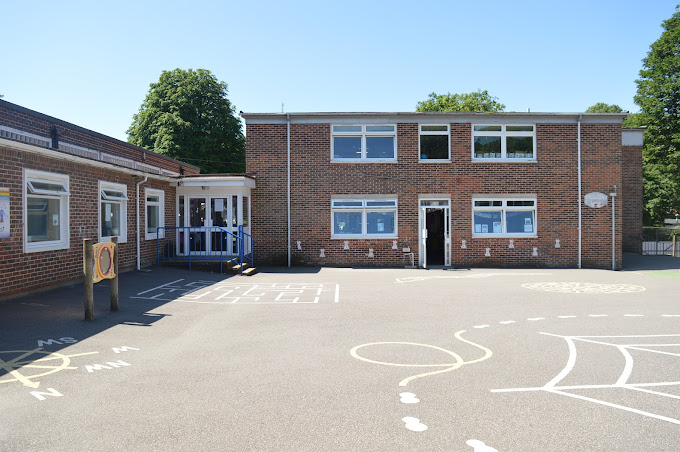 Bevendean Primary School and Nursery Logo