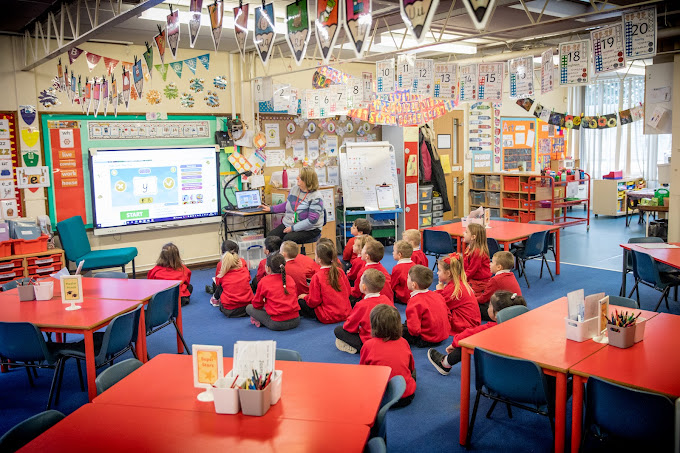 Broadfield Academy Education | Schools