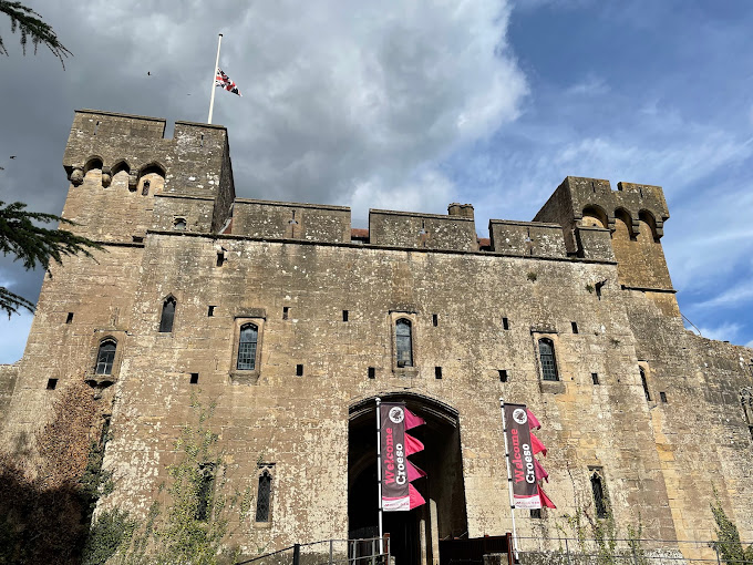 Caldicot Castle Logo