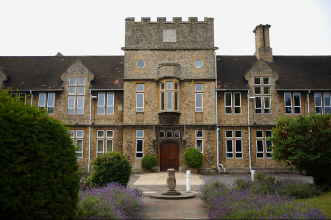 Dartford Grammar School for Girls - Logo