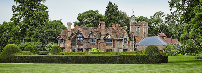 Dorney Court Logo