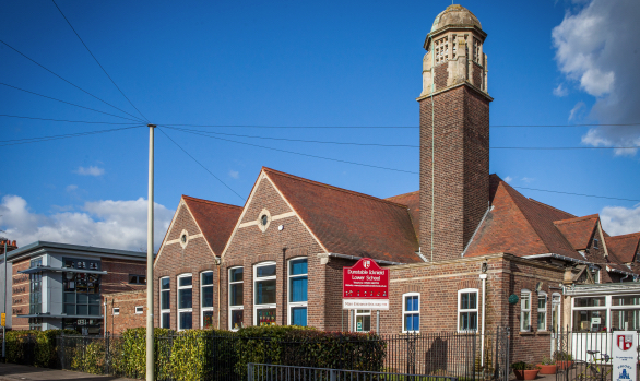 Dunstable Icknield Lower School Education | Schools