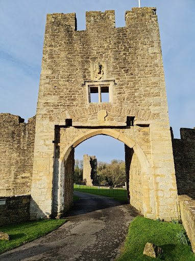 Farleigh Hungerford Castle Logo