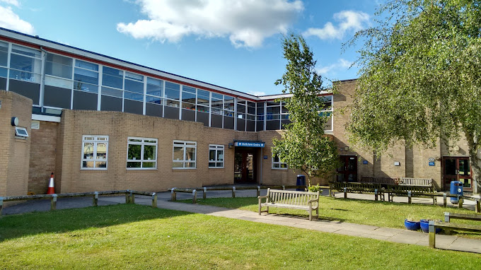 Holy Trinity C Of E Secondary School - Logo