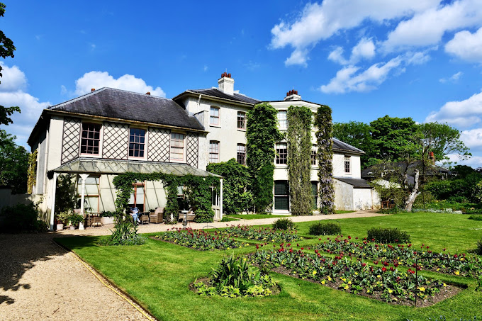 Home of Charles Darwin - Down House Logo