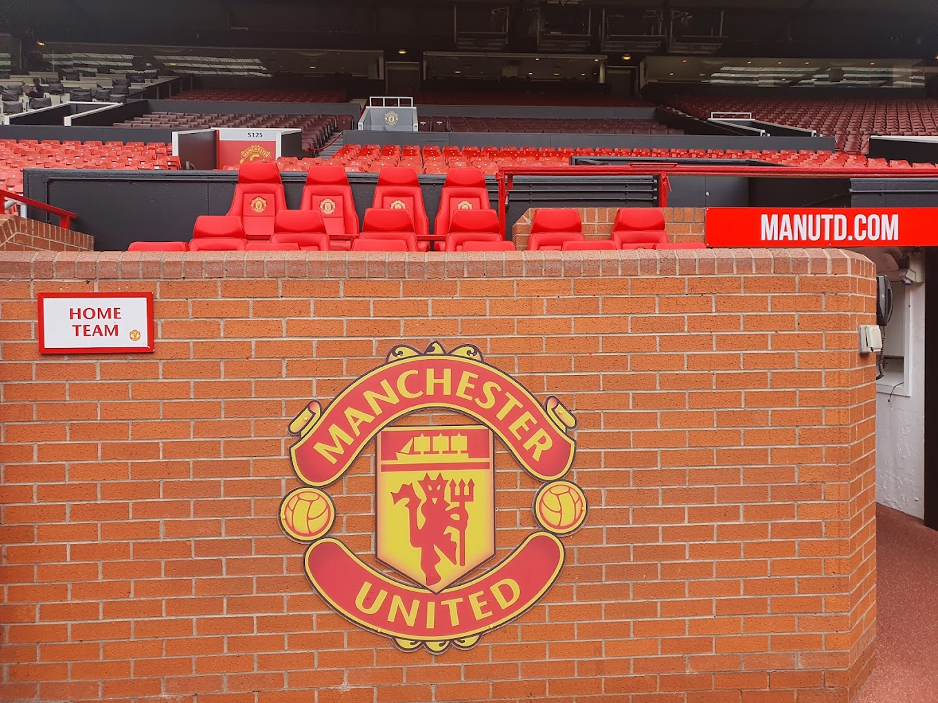 Manchester United Museum & Stadium Tour Logo