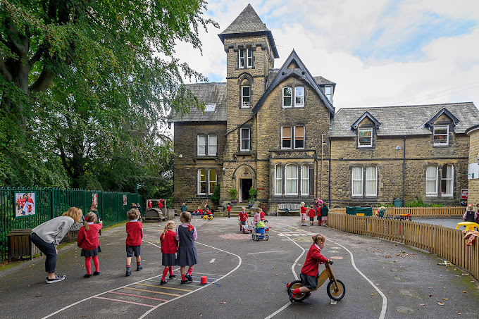 Moorfield School & Nursery Education | Schools