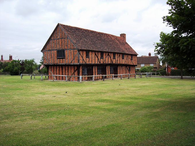 Moot Hall Museum Logo