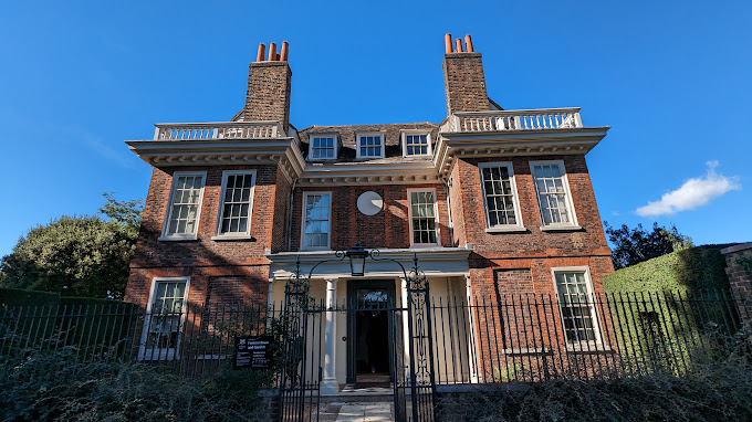 National Trust - Fenton House and Garden Logo