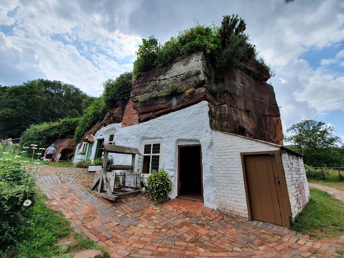 National Trust - Kinver Edge and the Rock Houses Logo