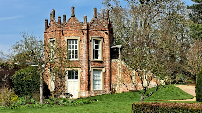 National Trust - Melford Hall Travel | Museums