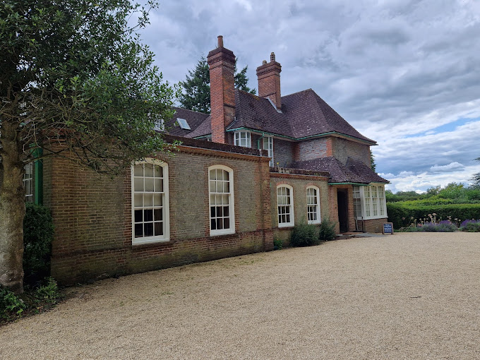 National Trust - Nuffield Place Logo