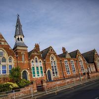 North Walsham Infant & Junior School - Logo