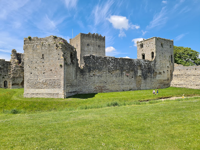 Portchester Castle - Logo