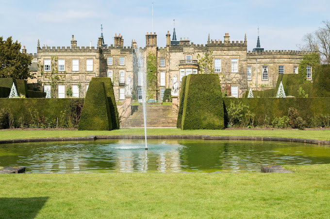 Renishaw Hall Logo