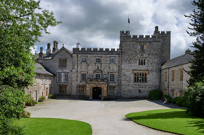 Sizergh Castle & Garden Logo