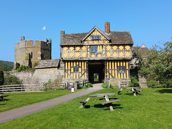 Stokesay Castle Logo