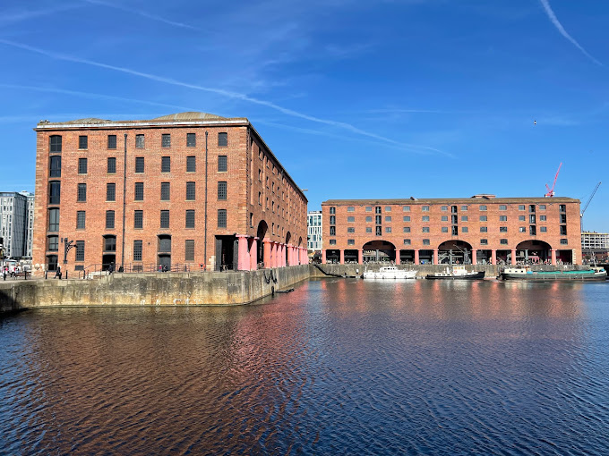 Tate Liverpool Logo