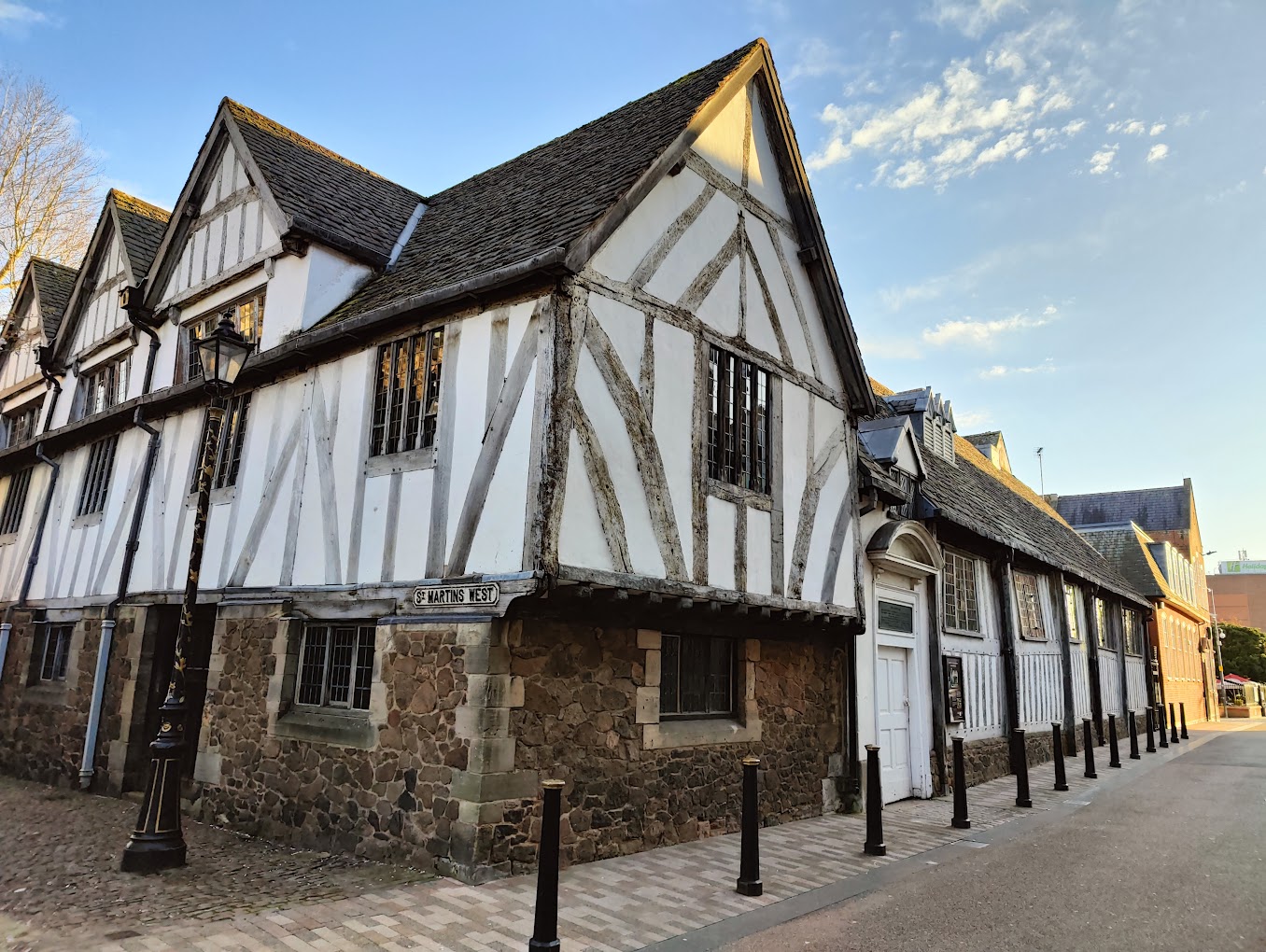 The Guildhall Museum|Museums|Travel