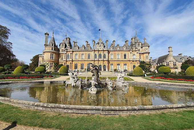 Waddesdon Manor Logo