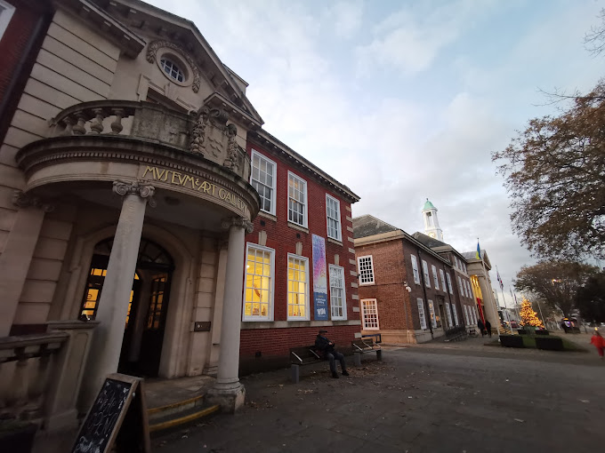 Worthing Museum & Gallery - Logo