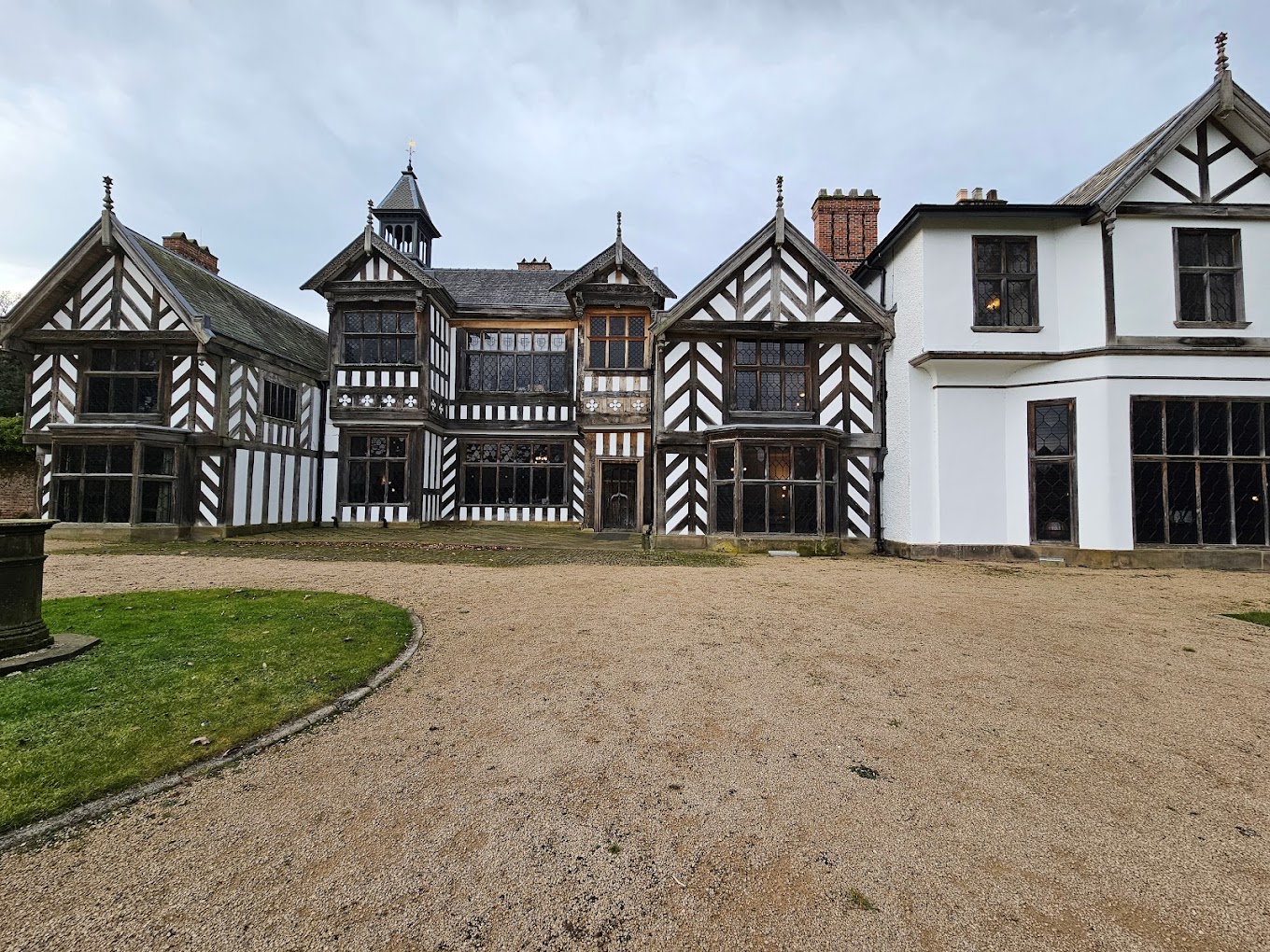 Wythenshawe Hall Logo